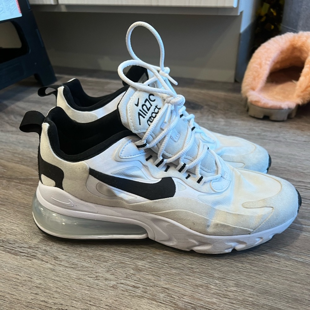 Nike Airmax 270s black and white